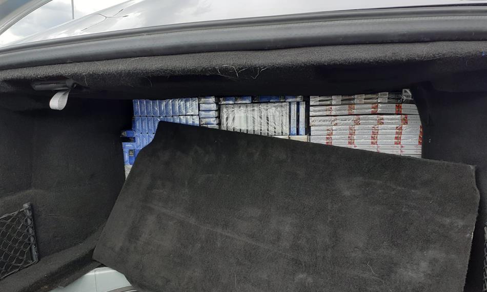 2020-7-2-1230Bulhaři_cigarety v tajných schr_2.jpg